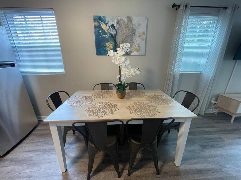 * Prime Place * Pet Friendly * King Bed * Durham Exterior photo